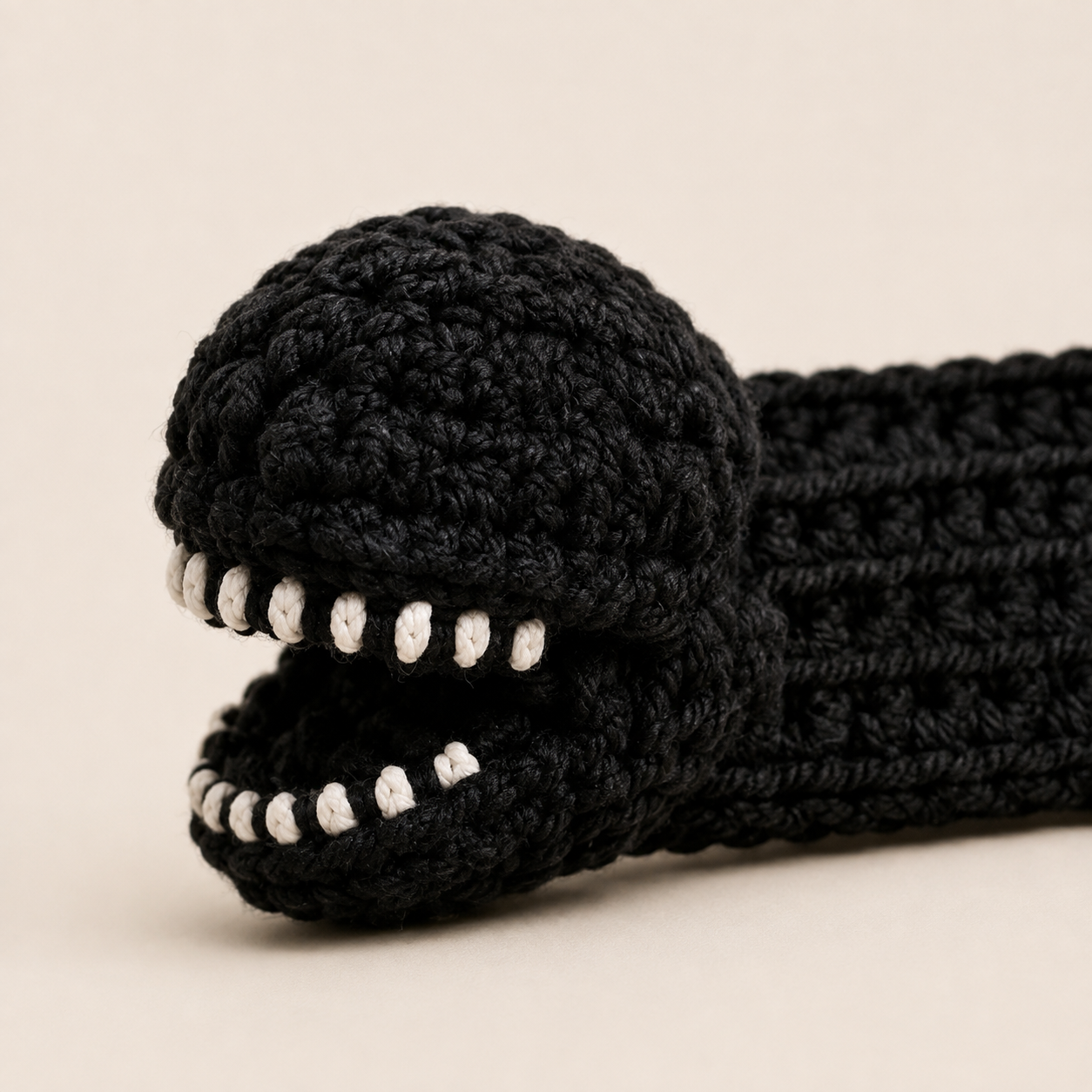 Crochet Xenomorph Mug Cozy